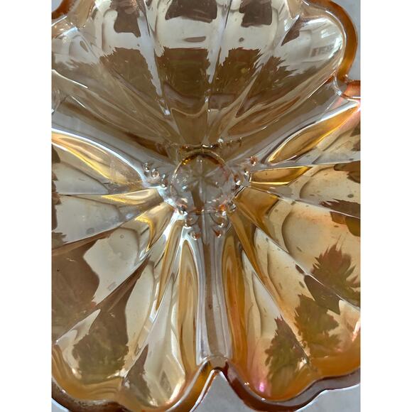 Beautiful Vintage Marigold Carnival glass three-leaf clover design - Picture 5 of 5